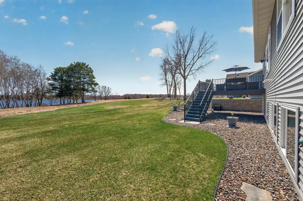 25415 Farmstead Lane Wyoming, MN 55092