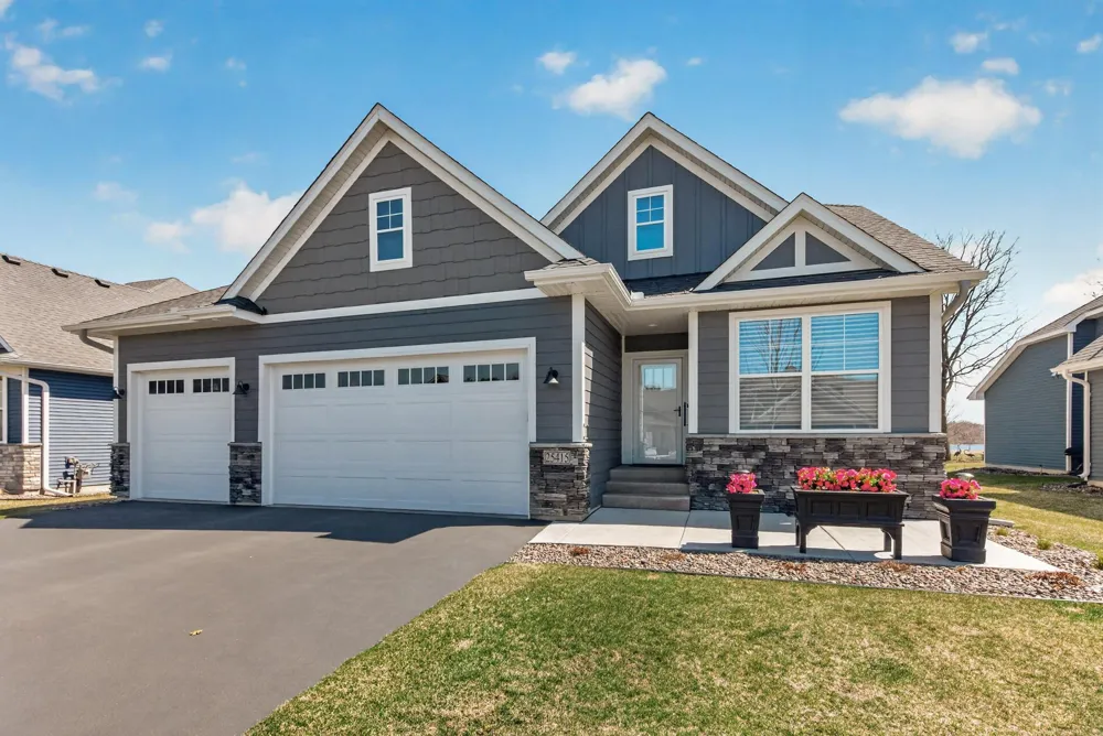 25415 Farmstead Lane Wyoming, MN 55092