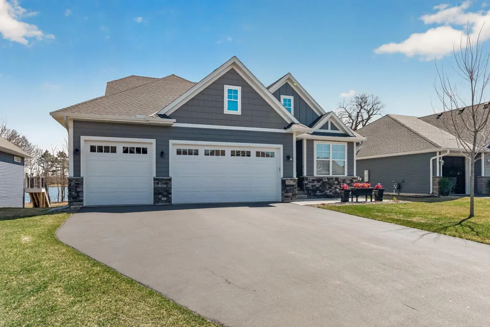 25415 Farmstead Lane Wyoming, MN 55092