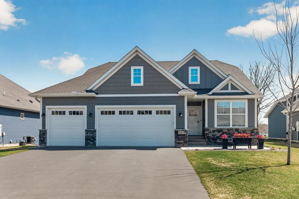25415 Farmstead Lane Wyoming, MN 55092
