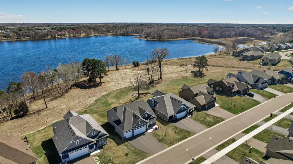 25415 Farmstead Lane Wyoming, MN 55092