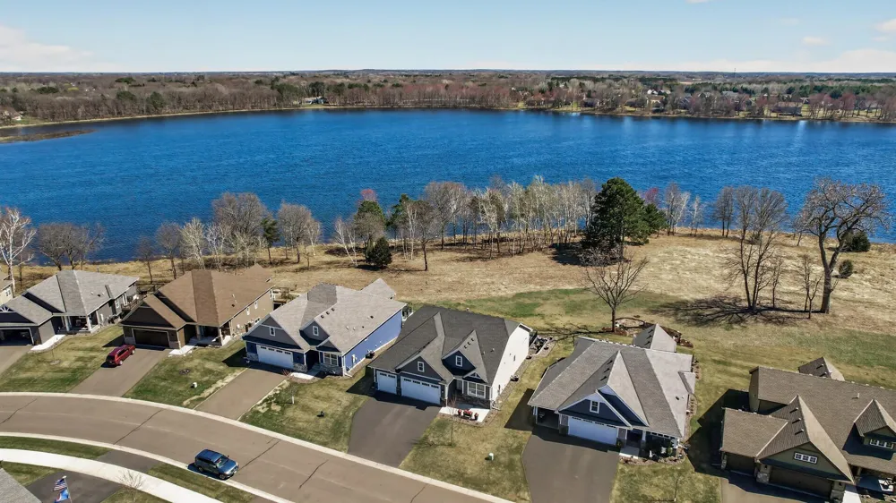 25415 Farmstead Lane Wyoming, MN 55092
