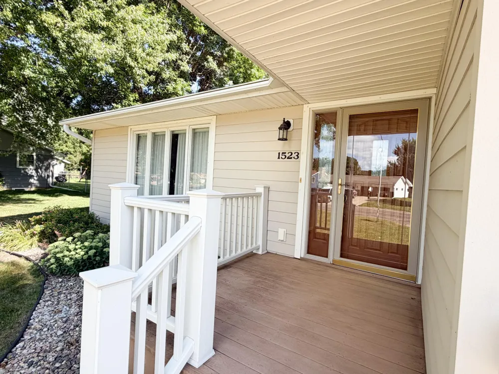1523 Eckerson Drive Worthington, MN 56187