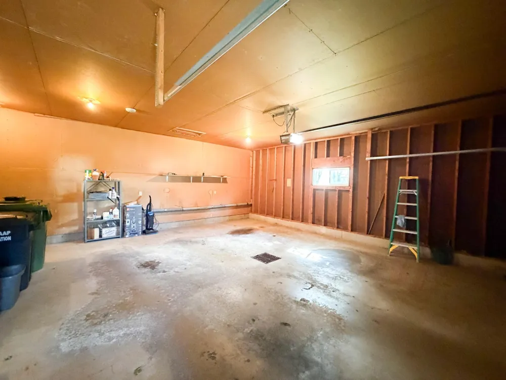 1523 Eckerson Drive Worthington, MN 56187