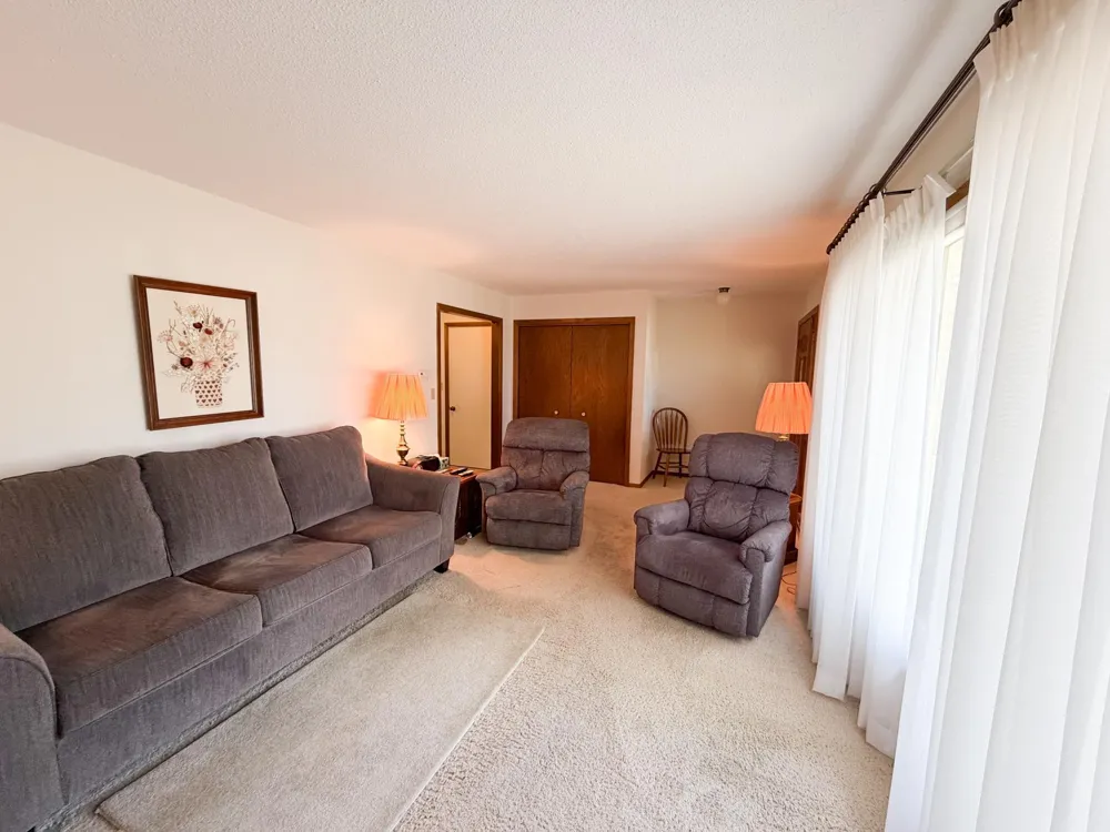 1523 Eckerson Drive Worthington, MN 56187