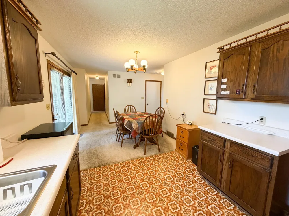 1523 Eckerson Drive Worthington, MN 56187
