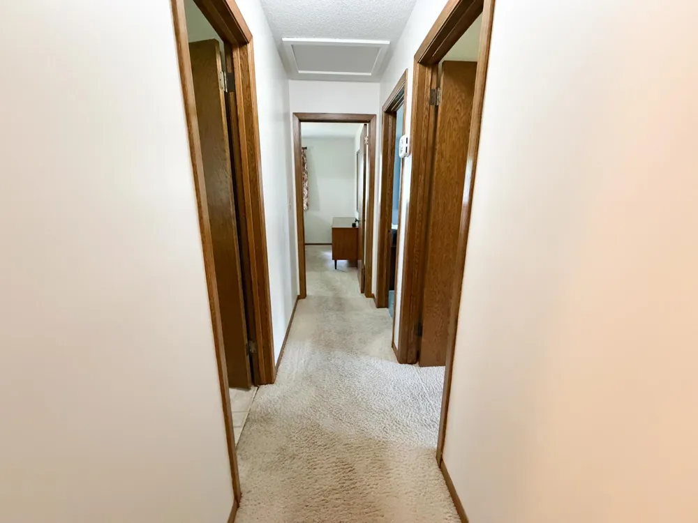 1523 Eckerson Drive Worthington, MN 56187