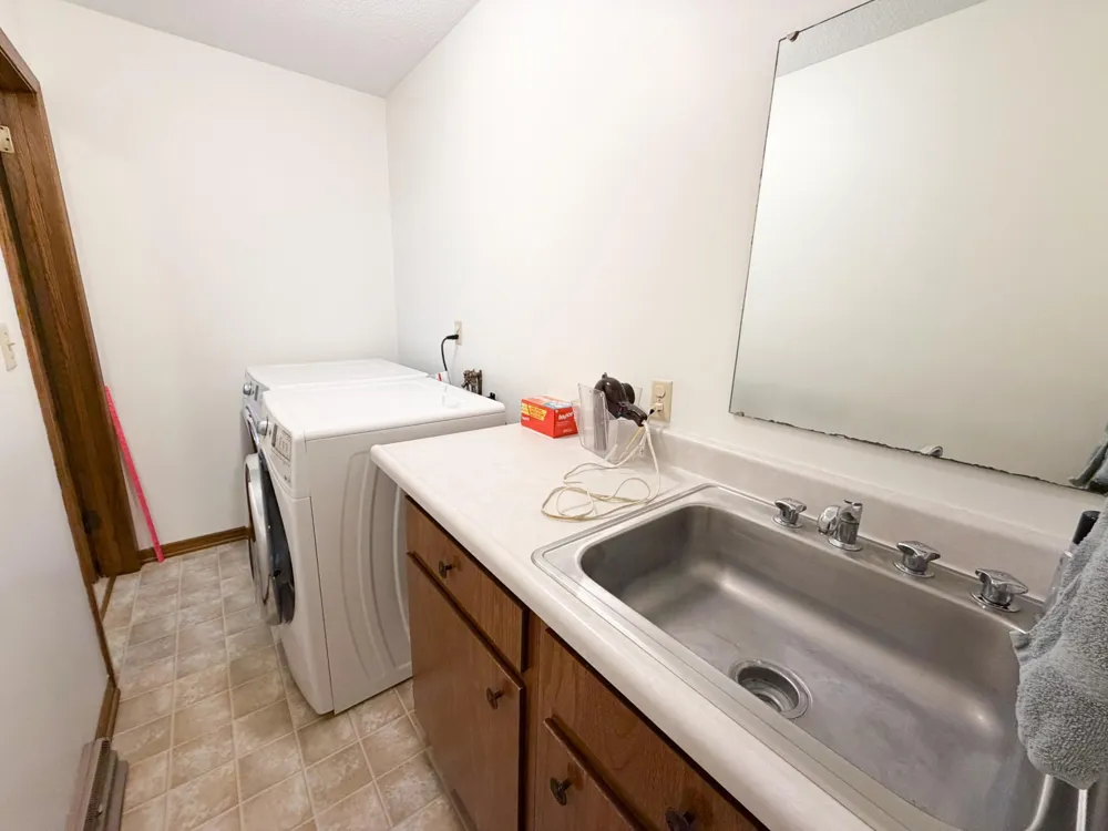 1523 Eckerson Drive Worthington, MN 56187