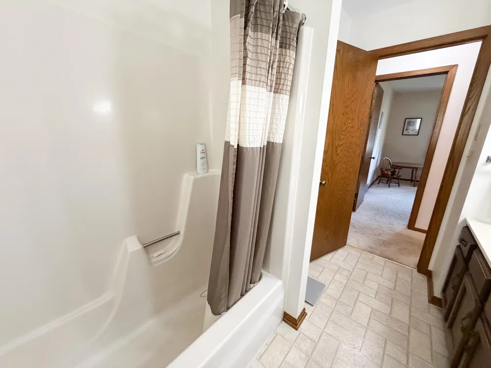 1523 Eckerson Drive Worthington, MN 56187