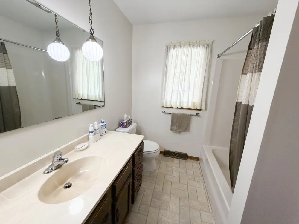 1523 Eckerson Drive Worthington, MN 56187