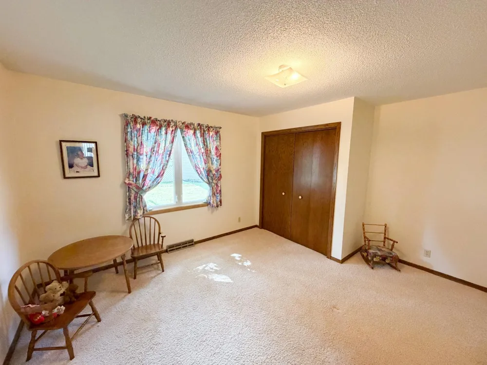 1523 Eckerson Drive Worthington, MN 56187