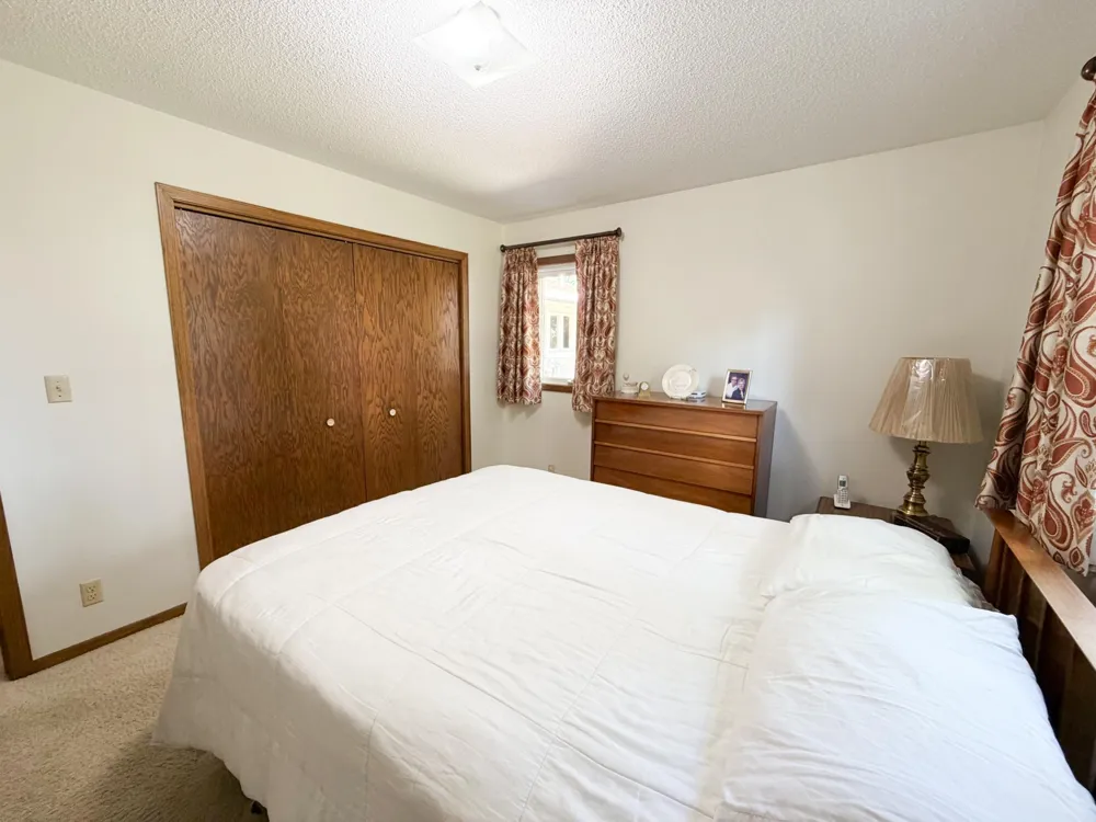 1523 Eckerson Drive Worthington, MN 56187