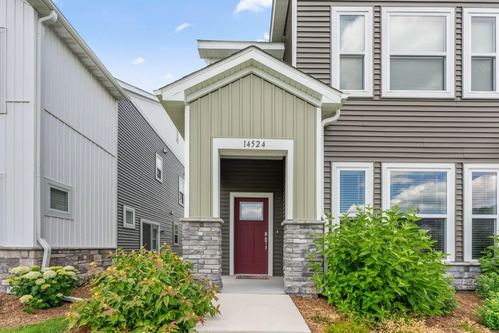 14524 Twin Lakes Circle Burnsville, MN 55306