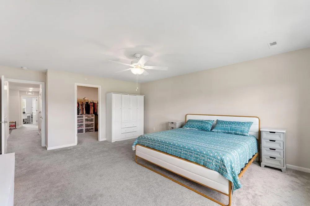 14524 Twin Lakes Circle Burnsville, MN 55306