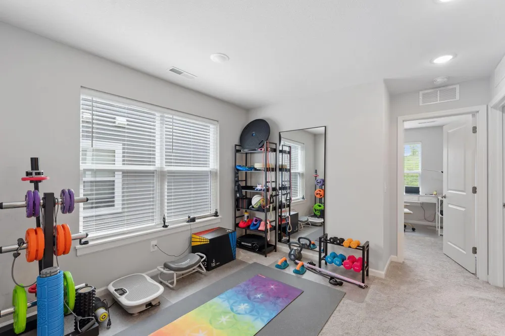 14524 Twin Lakes Circle Burnsville, MN 55306
