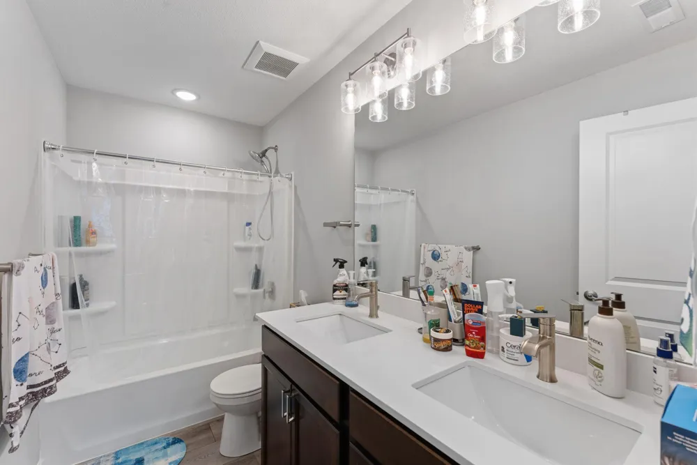 14524 Twin Lakes Circle Burnsville, MN 55306