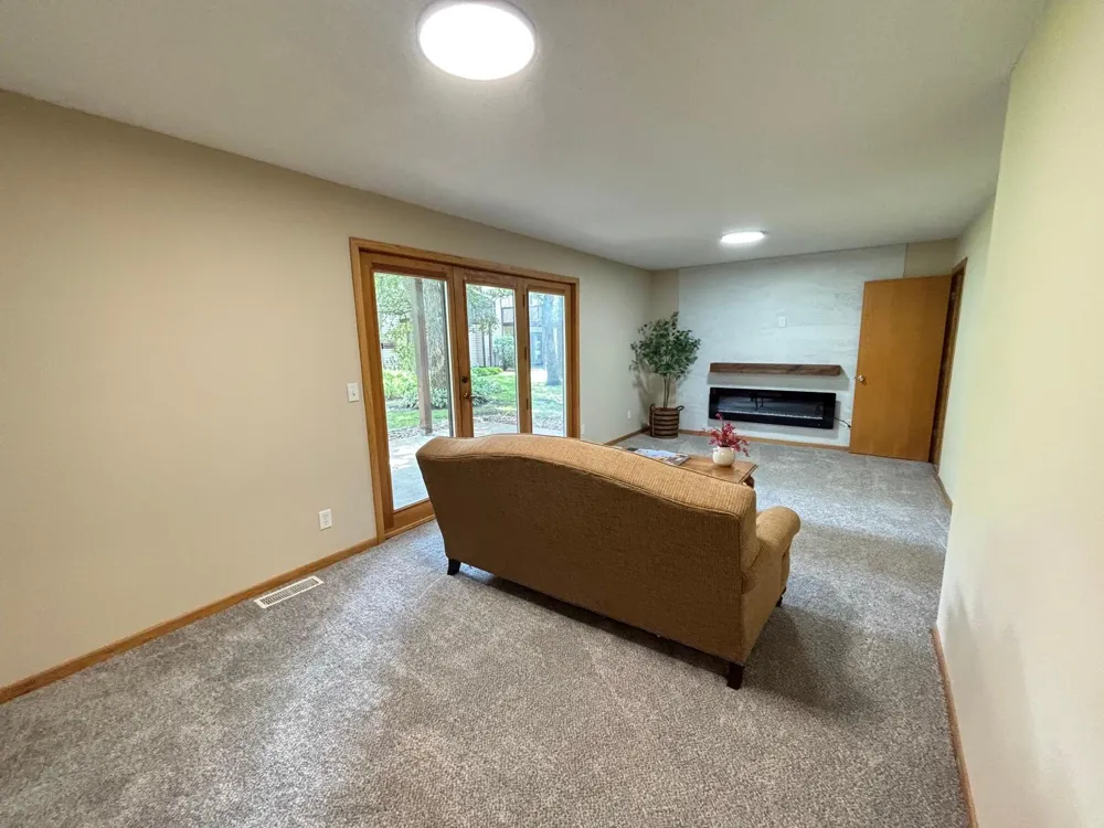 11136 Cottonwood Street NW Coon Rapids, MN 55448