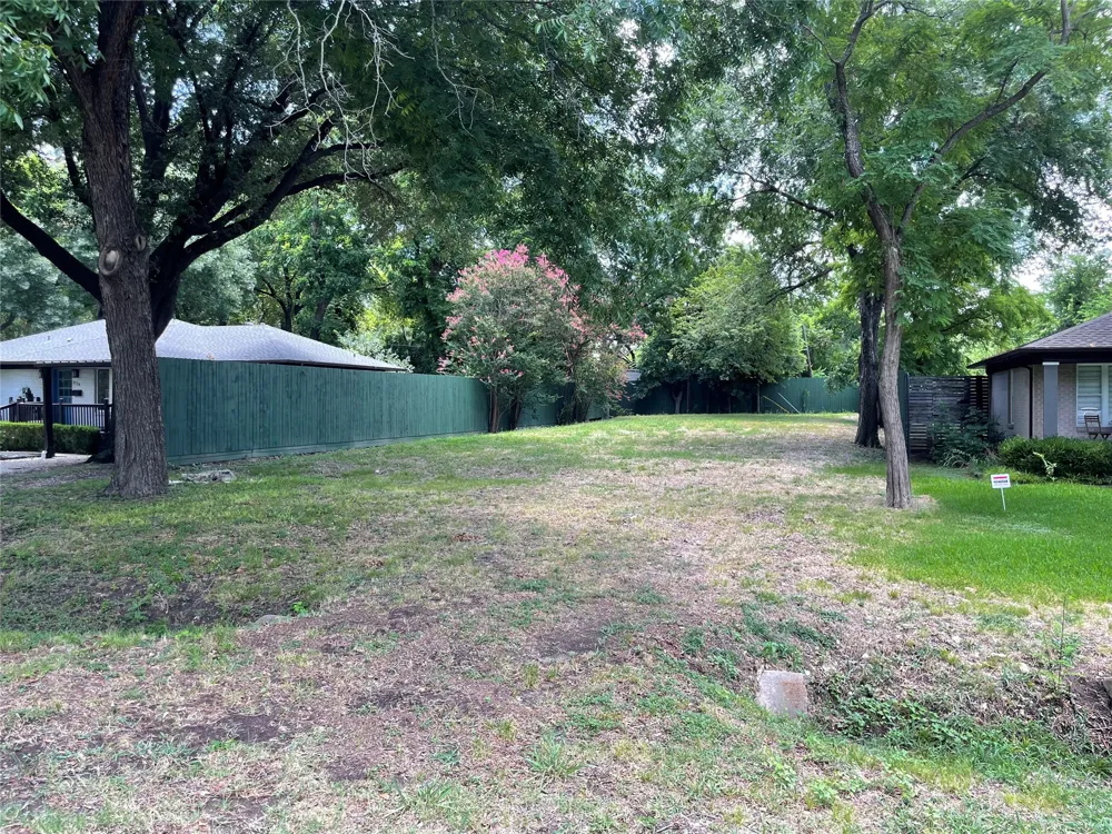 3776 Shorecrest Drive Dallas, TX 75209