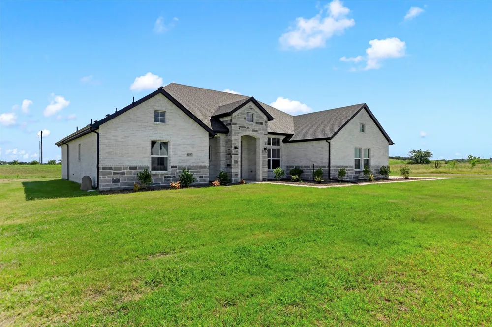 1209 DEERFIELD DRIVE Wills Point, TX 75169