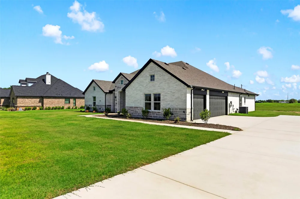 1209 DEERFIELD DRIVE Wills Point, TX 75169
