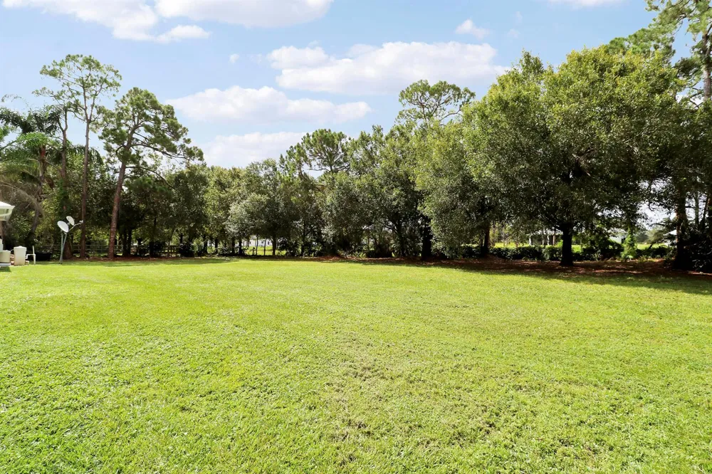 10635 Pine Needle Drive Fort Pierce, FL 34945