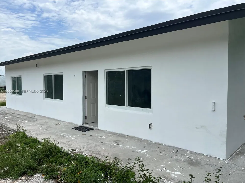 15430 SW 194th Ave #. Miami, FL 33187
