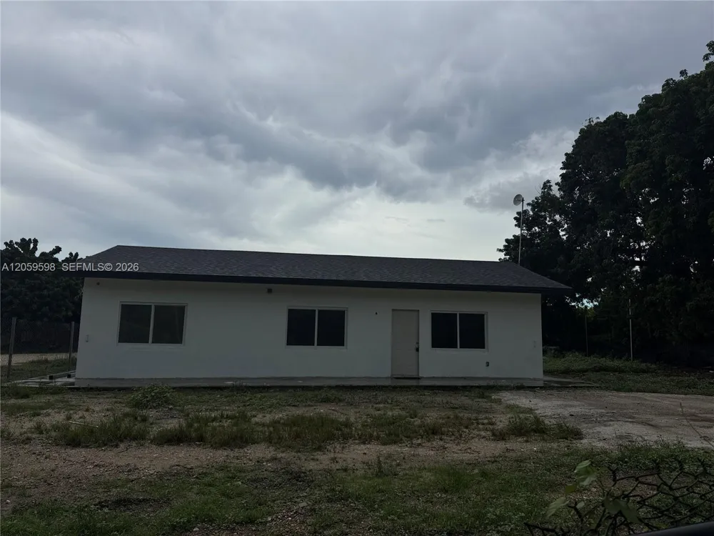 15430 SW 194th Ave #. Miami, FL 33187