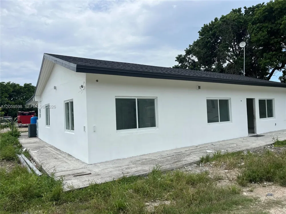 15430 SW 194th Ave #. Miami, FL 33187