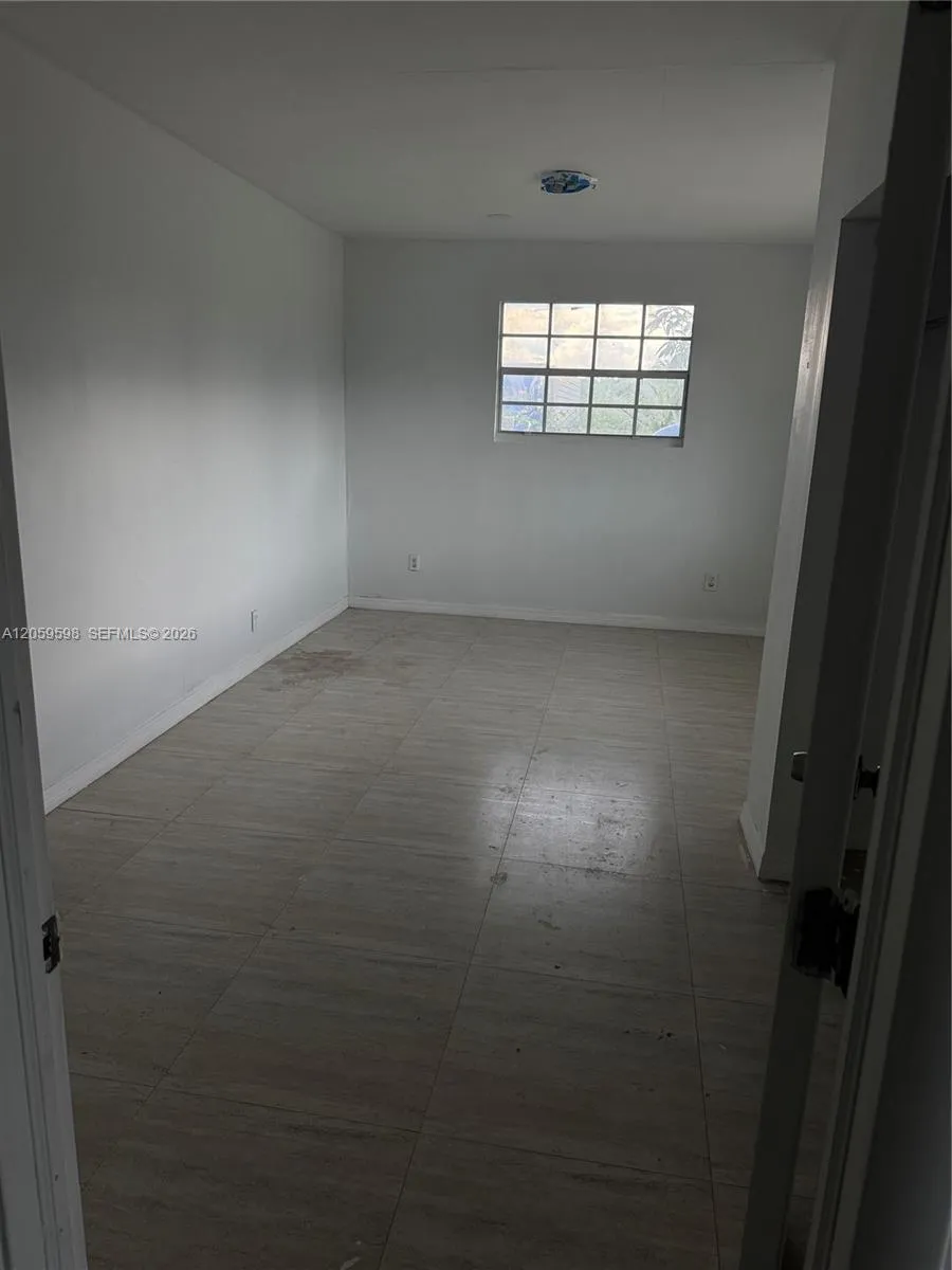 15430 SW 194th Ave #. Miami, FL 33187