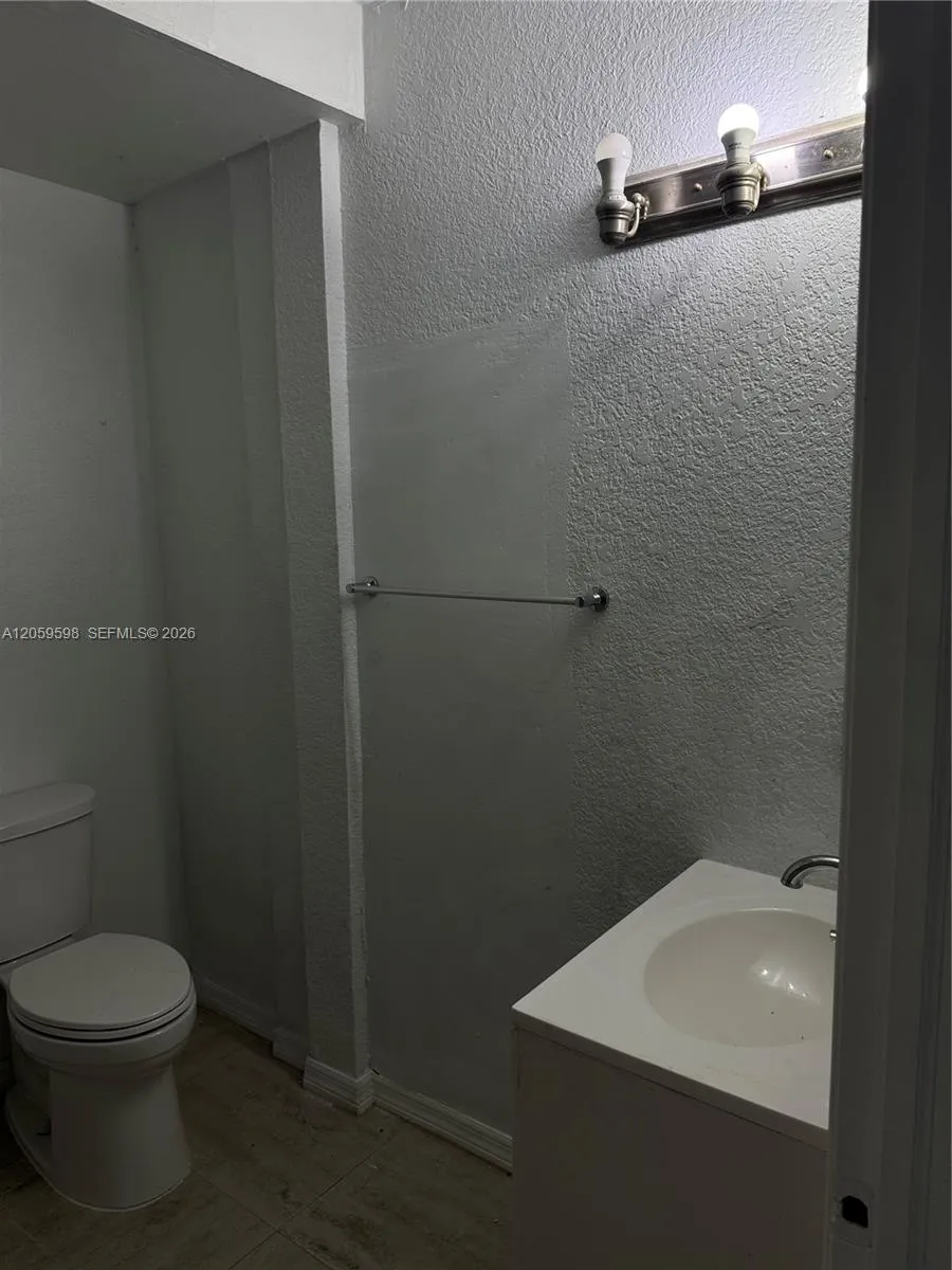 15430 SW 194th Ave #. Miami, FL 33187
