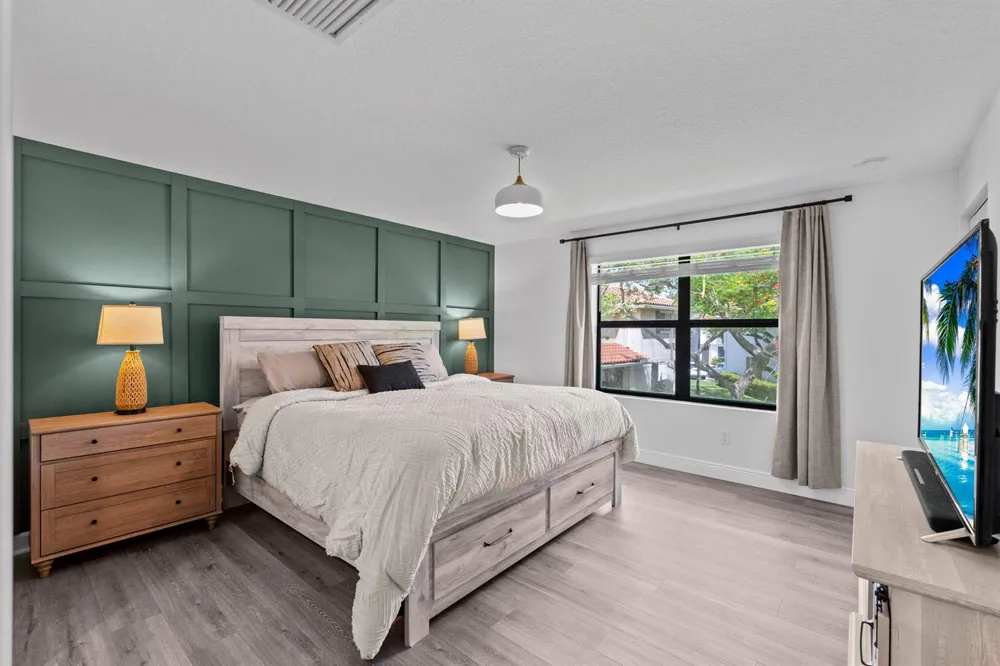 6001 Woods Edge Circle Riviera Beach, FL 33410
