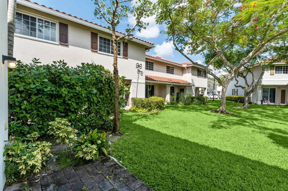 6001 Woods Edge Circle Riviera Beach, FL 33410