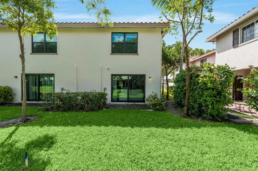 6001 Woods Edge Circle Riviera Beach, FL 33410
