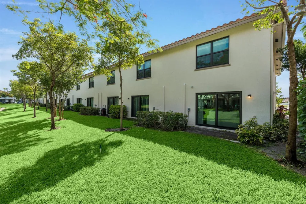 6001 Woods Edge Circle Riviera Beach, FL 33410