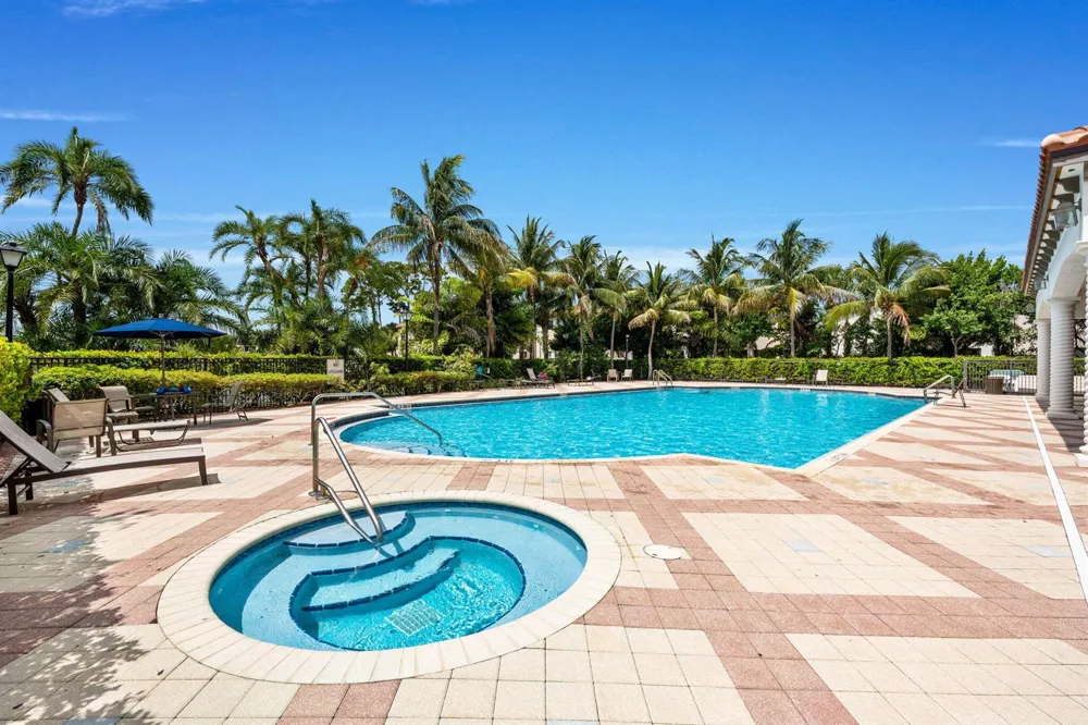 6001 Woods Edge Circle Riviera Beach, FL 33410