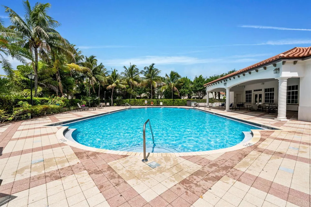 6001 Woods Edge Circle Riviera Beach, FL 33410