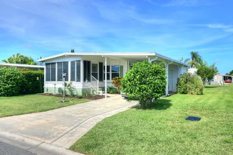 912 Oriole Circle