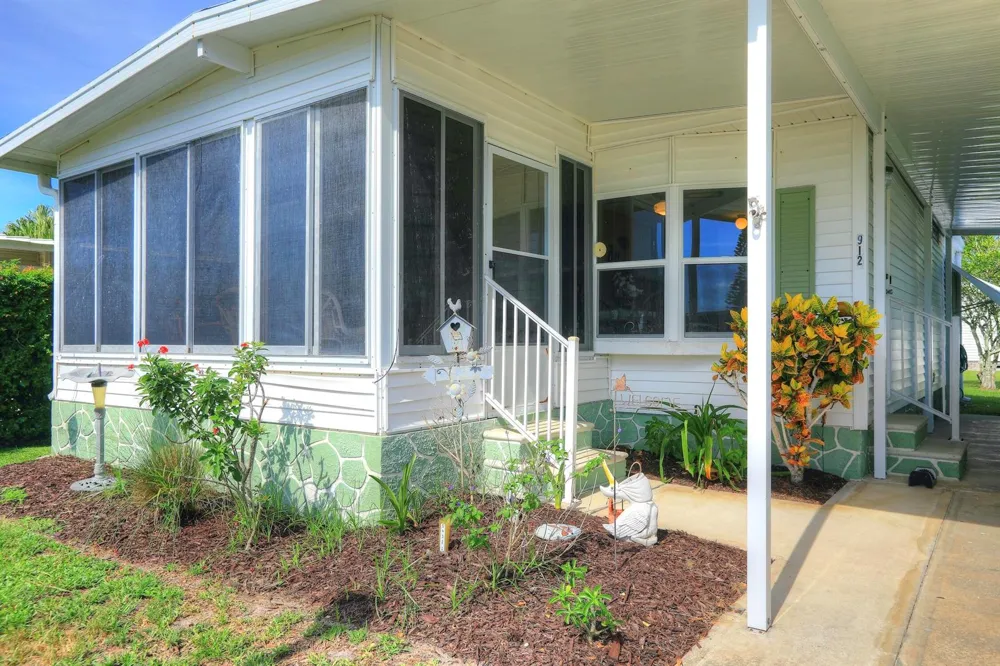 912 Oriole Circle Barefoot Bay, FL 32976
