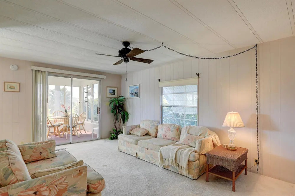 912 Oriole Circle Barefoot Bay, FL 32976
