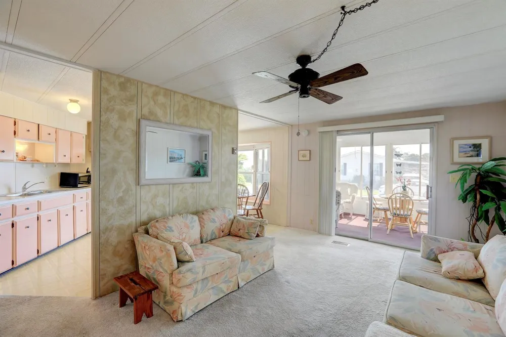 912 Oriole Circle Barefoot Bay, FL 32976