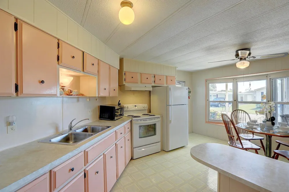 912 Oriole Circle Barefoot Bay, FL 32976