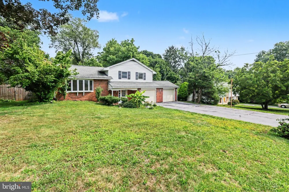 55 RIDGEVIEW ROAD Hummelstown, PA 17036