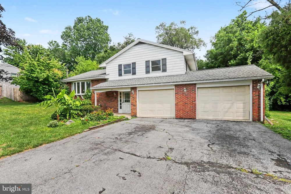 55 RIDGEVIEW ROAD Hummelstown, PA 17036
