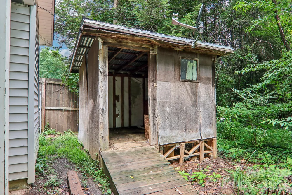 24 Bryson Street Waynesville, NC 28786