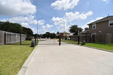 2819 Topiary Lane