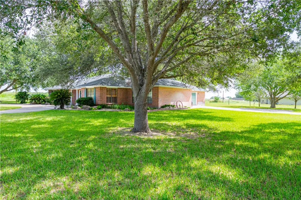 10416 7th Street Pettus, TX 78146