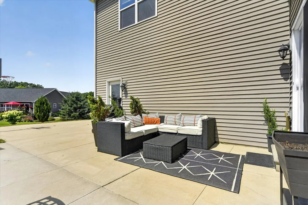 7982 Donegal Court Fenton, MI 48430