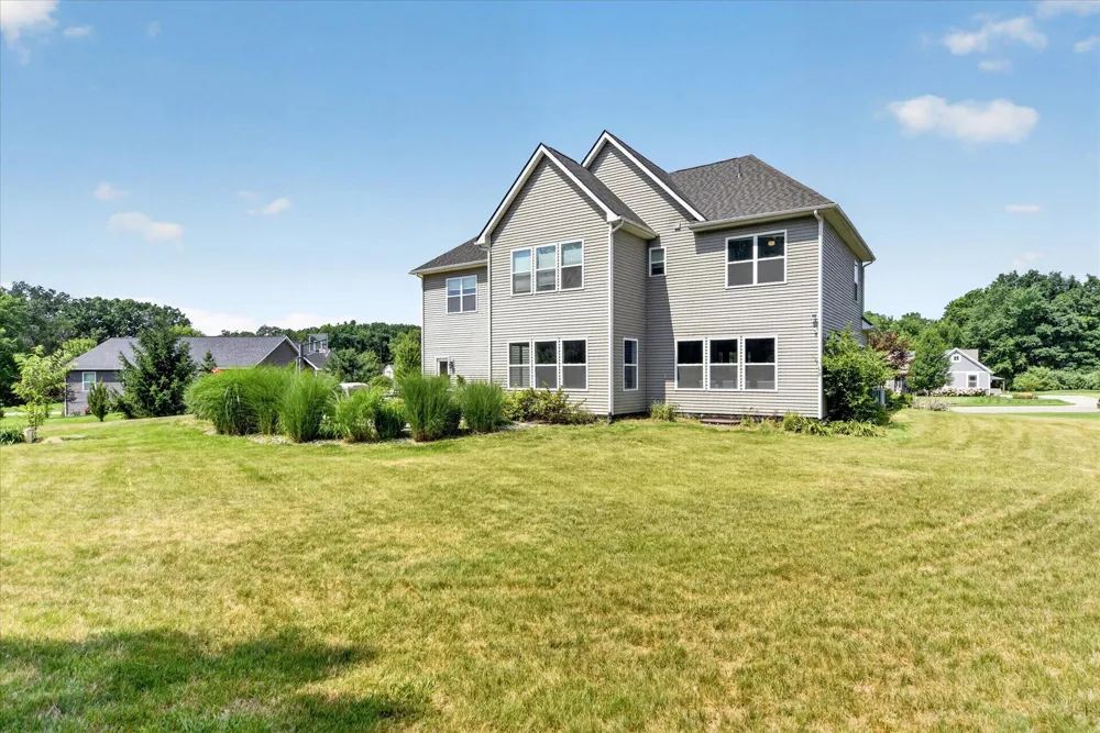 7982 Donegal Court Fenton, MI 48430