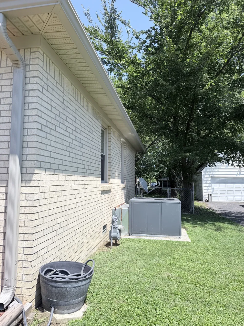 910 Springmont Dr Hopkinsville, KY 42240