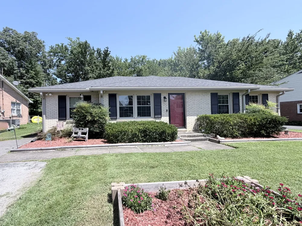 910 Springmont Dr Hopkinsville, KY 42240